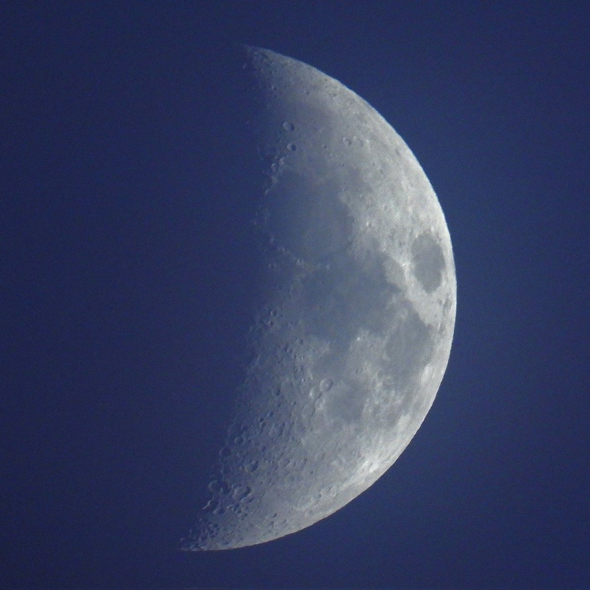 FunkyAppleTree's tweet image. Good evening!
40% illuminated 
@StormHour @ThePhotoHour