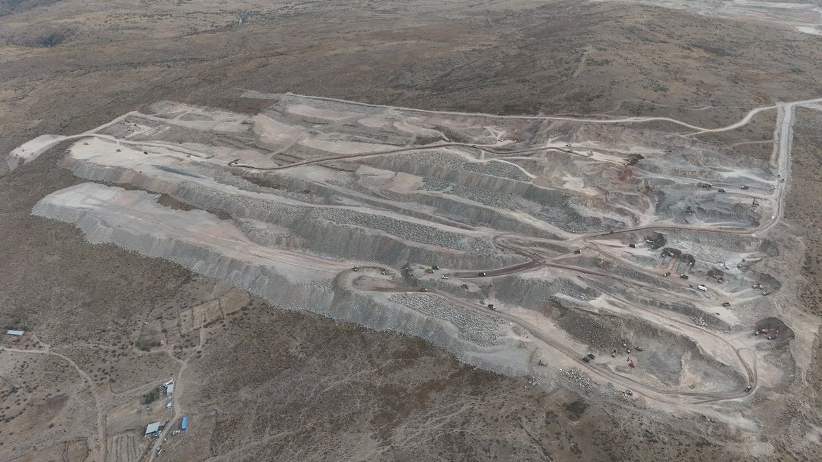 Balıkesir Gönen Sera Organize Tarım Bölgesi’nde çalışmalar tüm hızıyla sürüyor... 🚜🚧

Altyapı ve taş duvar imalatı çalışmaları belirlenen iş planı doğrultusunda ilerliyor.

Modern tarımın güçlü altyapısını inşa ediyoruz.

 Detaylı bilgi için: gonentdiosb.org.tr | 0 533 064