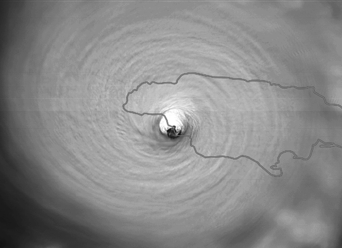 wxdoggo's tweet image. Well, it&apos;s official. NHC has announced landfall near New Hope, Jamaica. This storm has been incredible so far and is likely to cause horrific damage as it crosses the island. Cuba is next. The storm is nowhere near over, and conditions remain deadly to those caught outside.