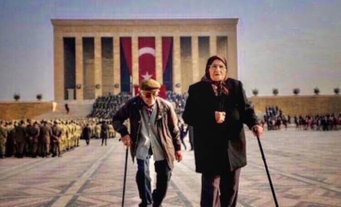cmhr1881's tweet photo. Gösterdiğin Hedefe.! #29Ekim1923 🇹🇷

1881’den sonsuza kadar uzanan Bir Sevdanın Adıdır, Gazi Mustafa Kemal ATATÜRK” ♾️ https://t.co/R2QJHUJ6O0