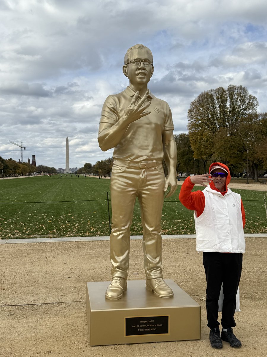 CZ Golden Statue tweet media