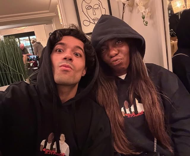 Marine__94's tweet photo. SOULMATES!!🪐🧡💙 https://t.co/Ds4R8hKhTS