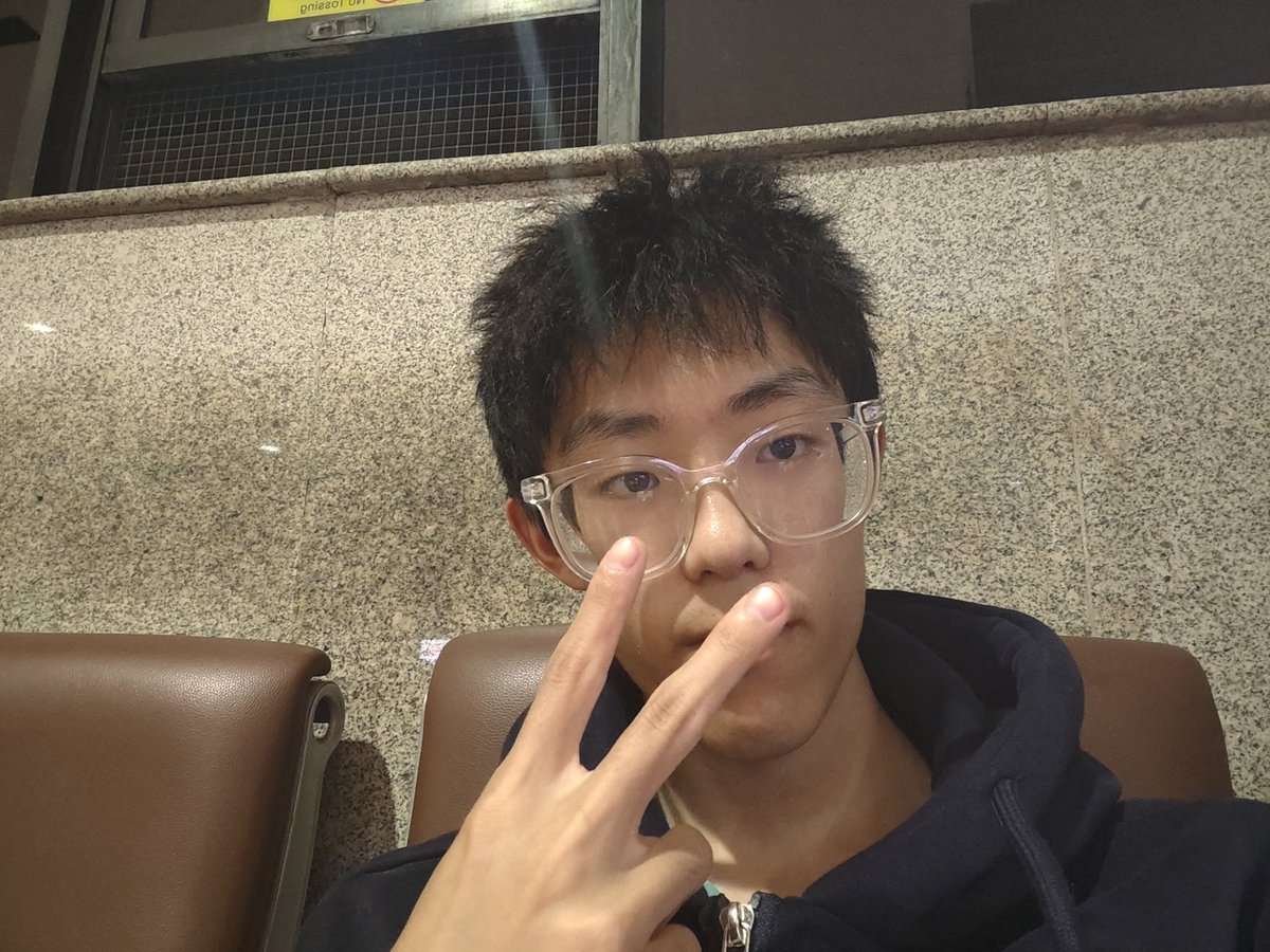 wuxi9651461's tweet photo. 觉得我当S帅，还是当狗帅 #SM #白袜脚 #主奴 #淋尿 #小狗狗 https://t.co/J7SPOuMTgt