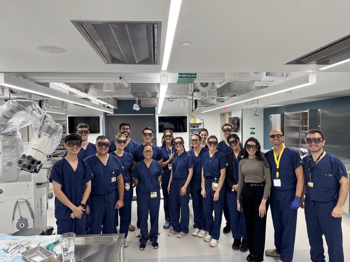 Brain and Blade Session 8 was all about the Exoscope and Surgical Neuro-Oncology led by <a href="/hadjiMDPhD/">Costas Hadjipanayis</a>!!

Lots of learning happening here <a href="/PittNeurosurg/">Pitt Neurosurgery</a> <a href="/PittHealthSci/">Pitt Health Sciences</a> for our MS2s!

<a href="/NitinAgarwalMD/">Nitin Agarwal, M.D.</a> <a href="/dtfernandesc/">David T. Fernandes Cabral</a> 

<a href="/PittTweet/">University of Pittsburgh</a> <a href="/PittCIGNS/">Pitt Center for Image-Guided Neurosurgery</a>