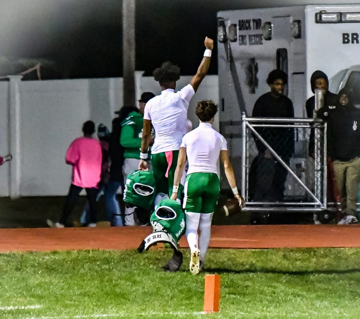 Last Game in HS and on the home field! Is definitely a wake up call! We got that W!!
Peace ✌🏼! On to my next chapter! Never looking back only looking ahead!🙏💚🏈
<a href="/BrickHSFootball/">BRICK FOOTBALL</a> 
<a href="/BTHS_SPORTS/">Brick Dragons Athletics</a> 
<a href="/CoachDNuCSports/">CoachD_NucSports</a>