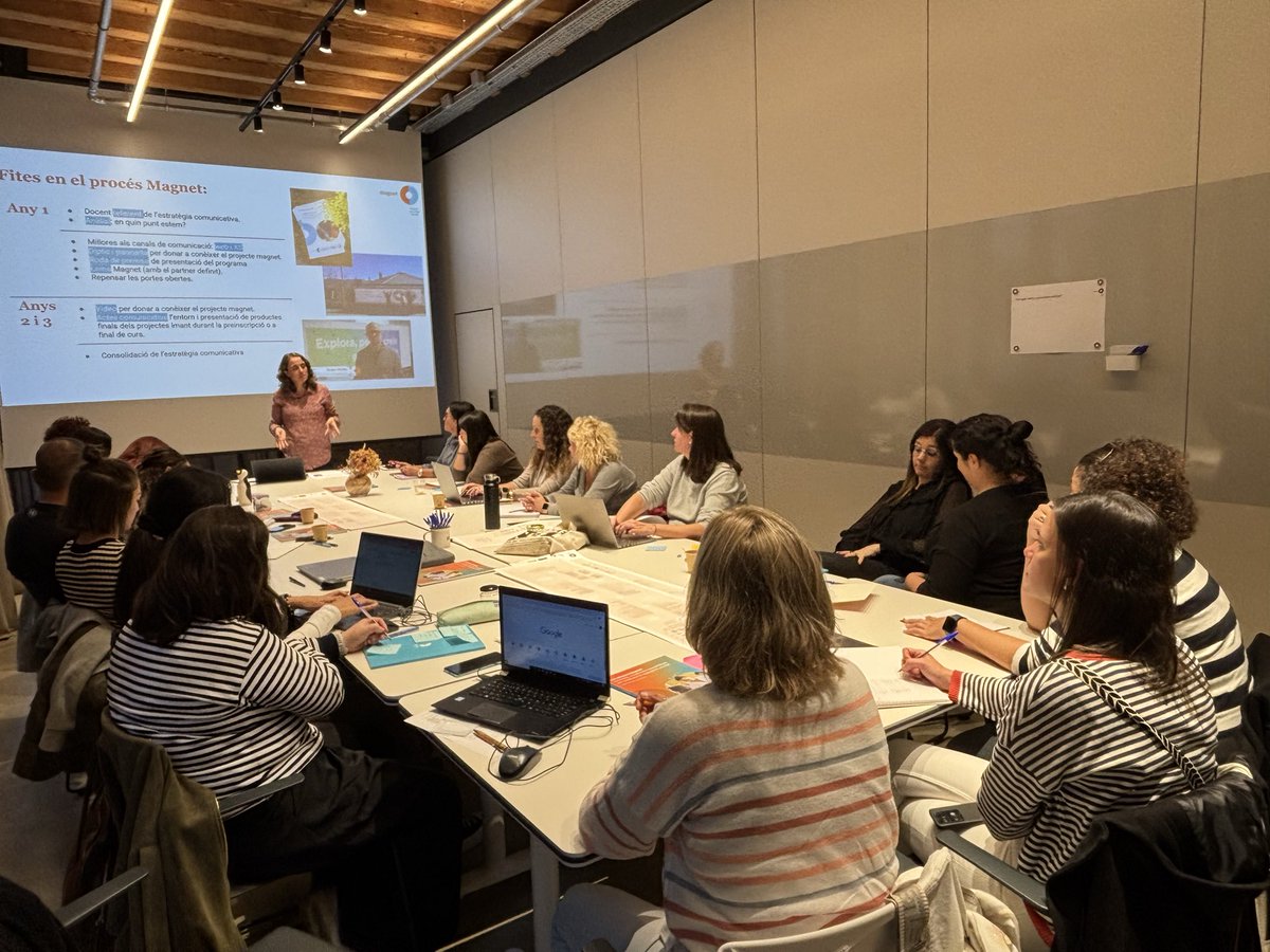 Comunicar vol dir compartir, posar en comú,fer partícep. És important incorporar la comunicació al cor del projecte, per posar en valor la feina que fa l’escola i els aprenentatges de l’alumnat. <a href="/su_tobepujol/">Susanna Tobeña Pujol</a> en parla avui amb les escoles  que comencen el seu projecte Magnet.