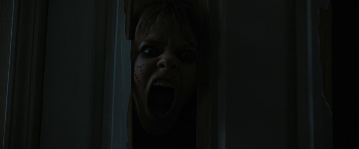 editingsuite's tweet image. Ninguna puerta detiene a quien ya decidió matarte. Feliz Halloween 🎃