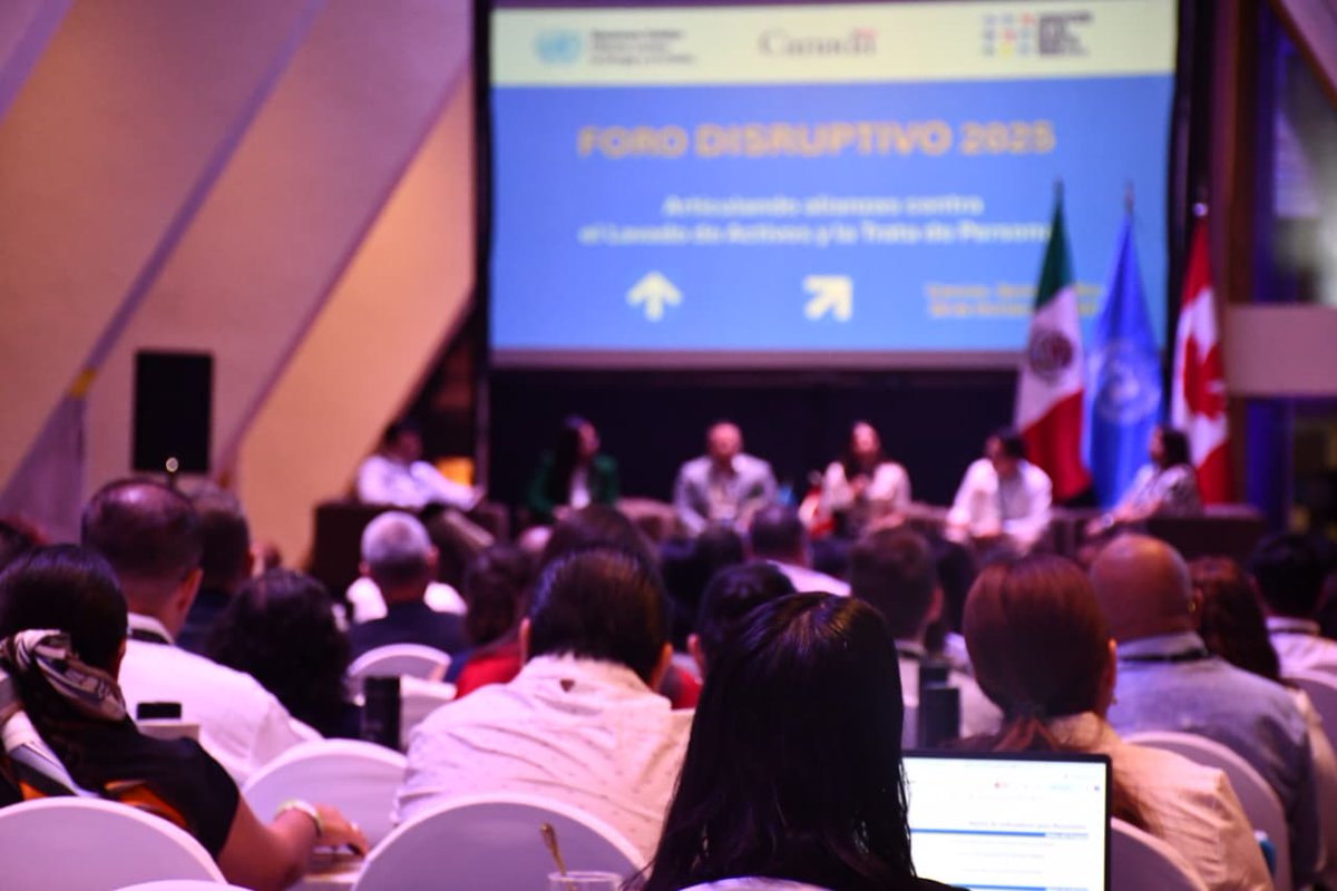 UNODCmexico's tweet photo. En el conversatorio La #TrataDePersonas y el #LavadoDeActivos como amenaza latente a la Seguridad Nacional, representantes de las unidades de inteligencia financiera de 🇸🇻🇬🇹🇭🇳🇲🇽dialogaron sobre implementar estrategias conjuntas para enfrentar amenazas financieras y delictivas. https://t.co/6nbQY5Wz7k
