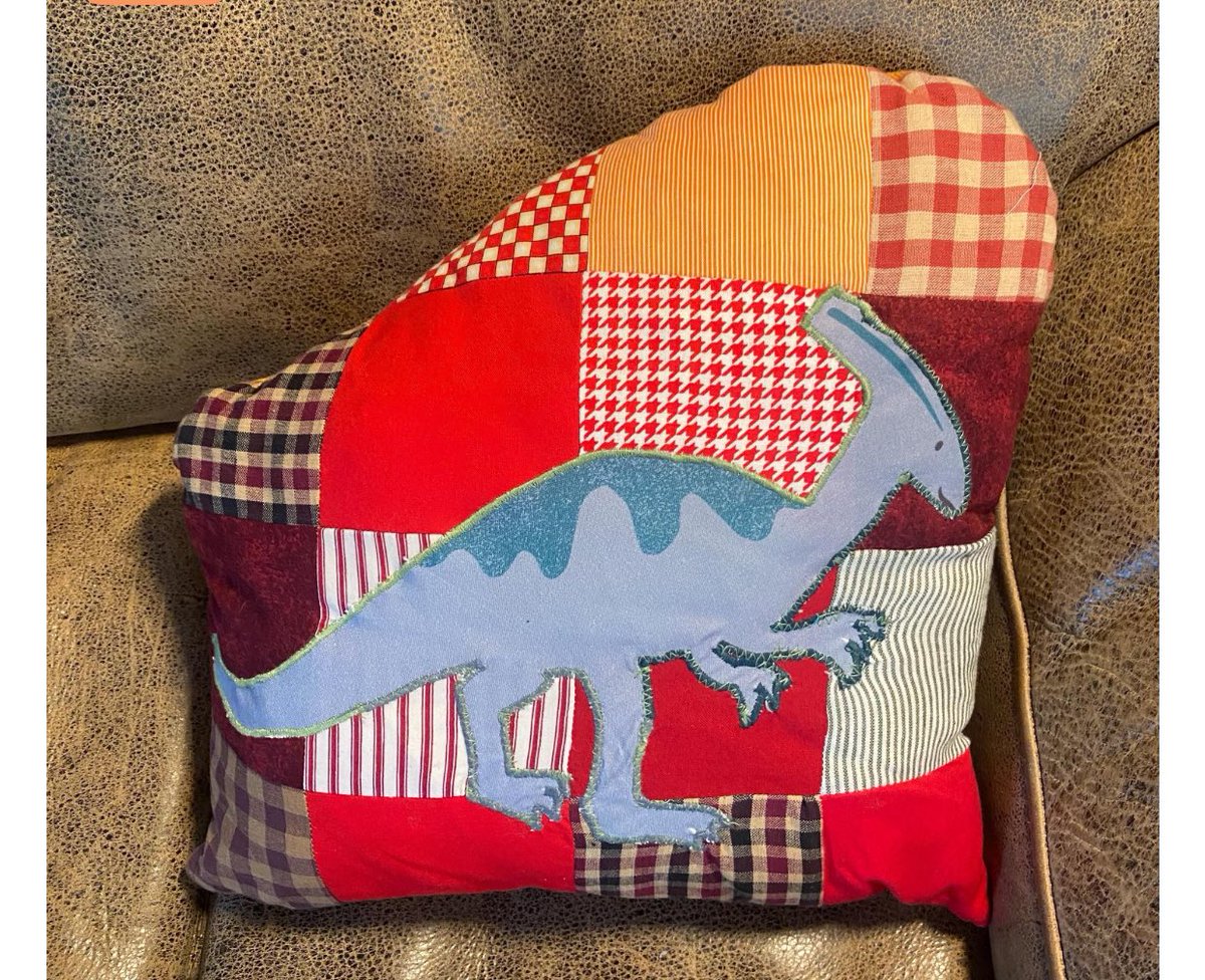 ZebraMingo's tweet image. Dinosaurs make a ROARING good read! Unique handmade reading cushion #dinosaur #kidsbook #stories #Storytelling #smilett23 zebramingo.etsy.com/listing/434630…