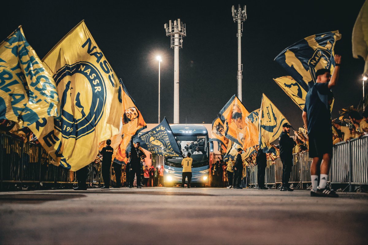 AlNassrFC_EN's tweet photo. Beneath the waving flags of loyalty, the night begins 🫡 https://t.co/6EhjGR2y9n