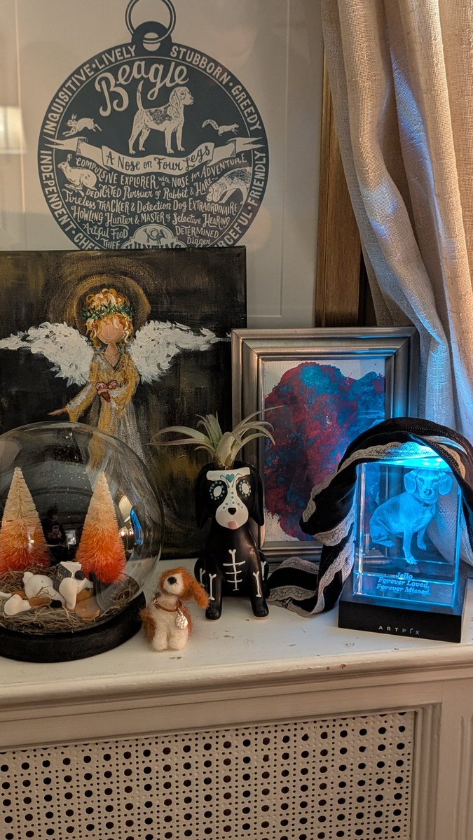 JelloBeagle's tweet image. Our ofrenda ❤️‍🩹 and yes those are underpants 👙 #iykyk #DiaDeMuertos #october27 🐶🐶