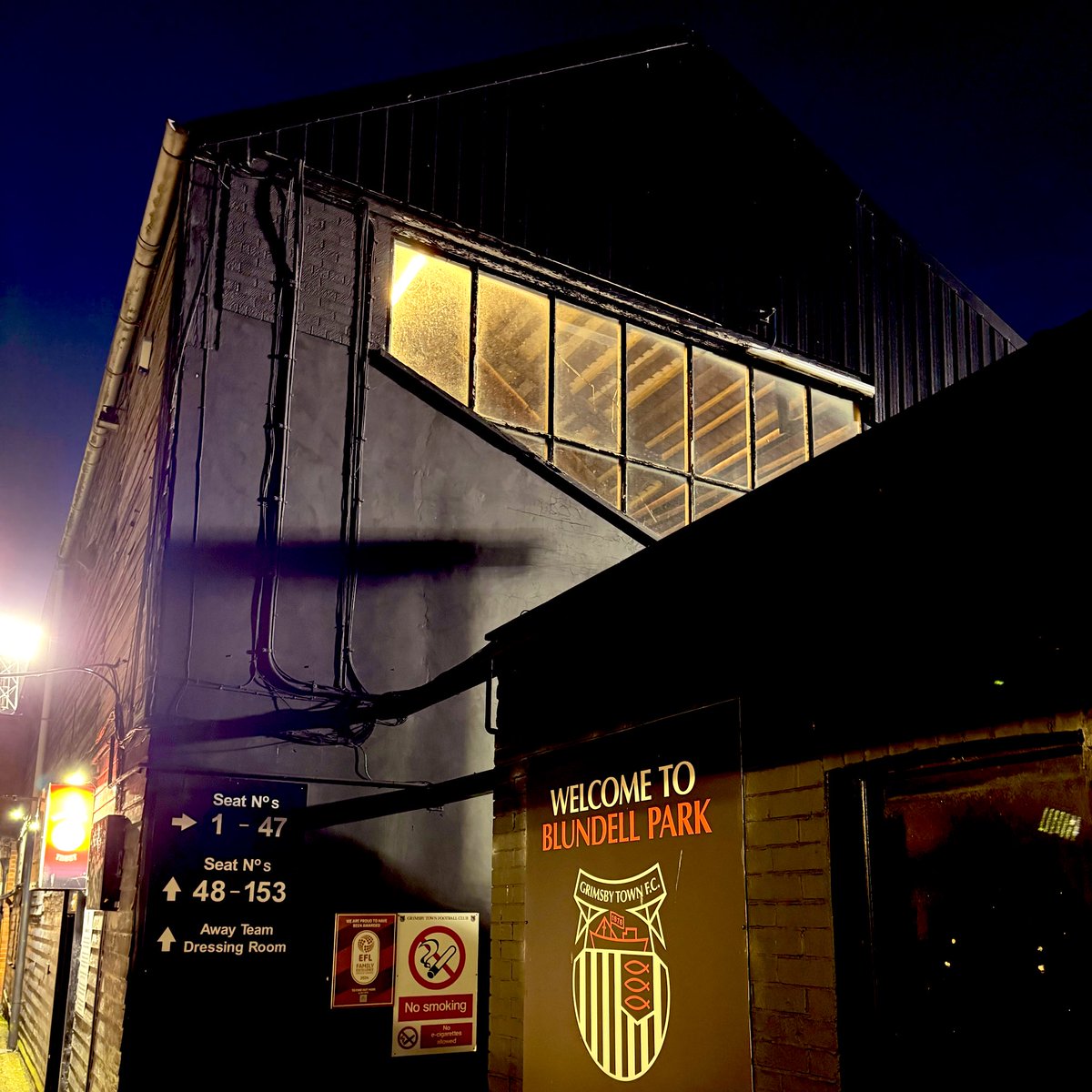 ⚫️⚪️Grimsby Town v Brentford 🔴⚪️
📻 <a href="/5liveSport/">BBC 5 Live Sport</a> commentary alongside <a href="/DionDublinsDube/">Dion Dublin</a>