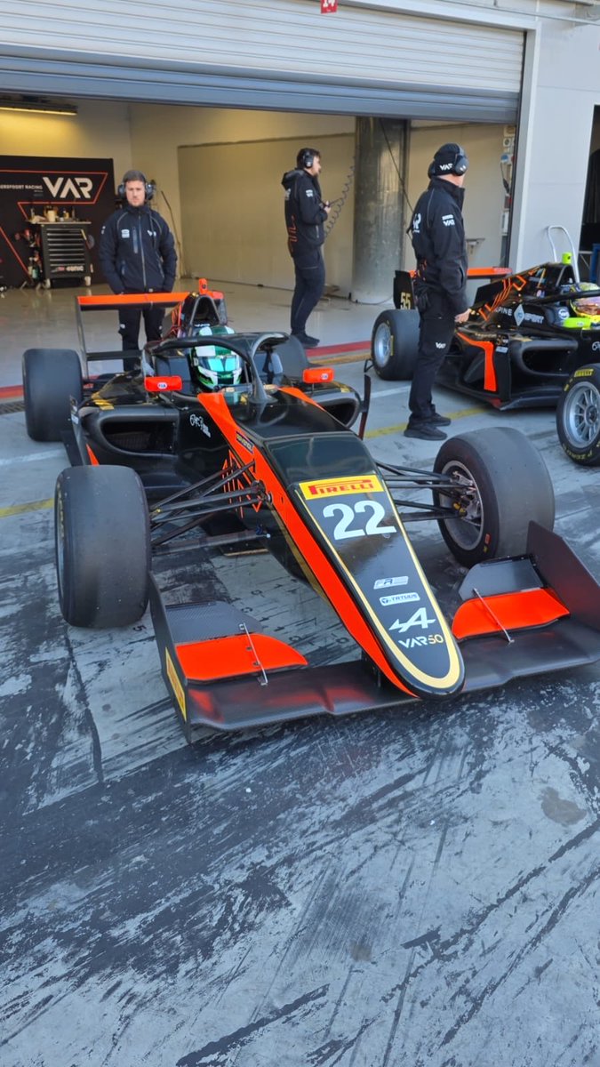 Terminamos el primer día de pruebas junto al <a href="/VARmotorsport/">Van Amersfoort Racing</a> en Monza🇮🇹

Fuimos P5 y P10 en las tandas y cerramos  un día de trabajo interesante. A la tarde se complicó ya que hubo muchas banderas rojas y eso no nos permitió cerrar un buen tiempo.

Mañana vamos por más 🇦🇷💪🏻
