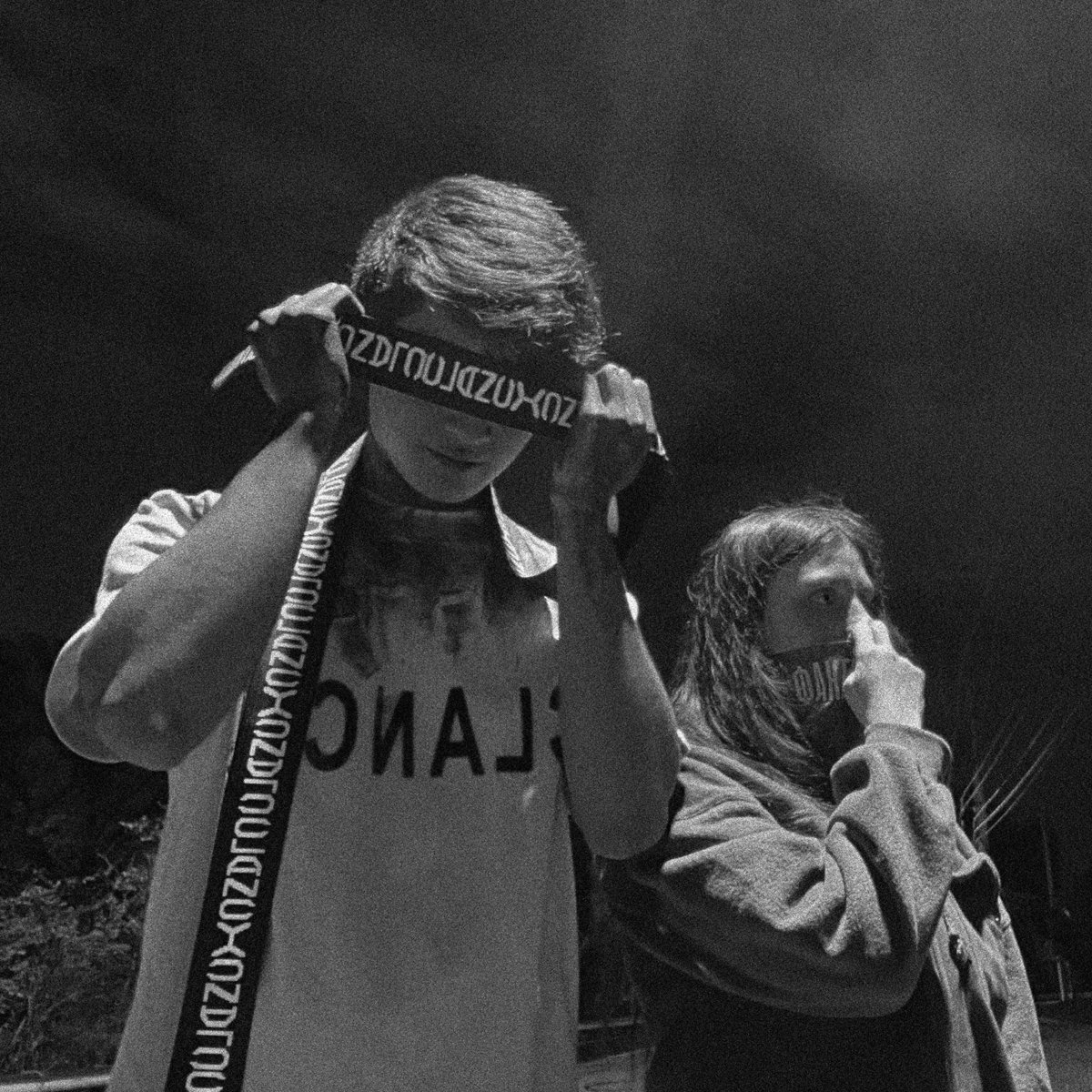 Im_Iconick's tweet photo. Happy (Early) Halloween #breach #twentyonepilots https://t.co/A0UIeWgiU7
