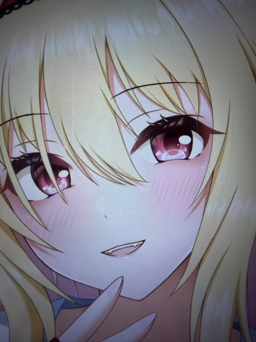 眼の描き方にちょっと違和感を感じるなぁと思い自由変形でほんの少しサイズを縦に小さくして位置を少し上に上げたら良い感じになったかもしれない 