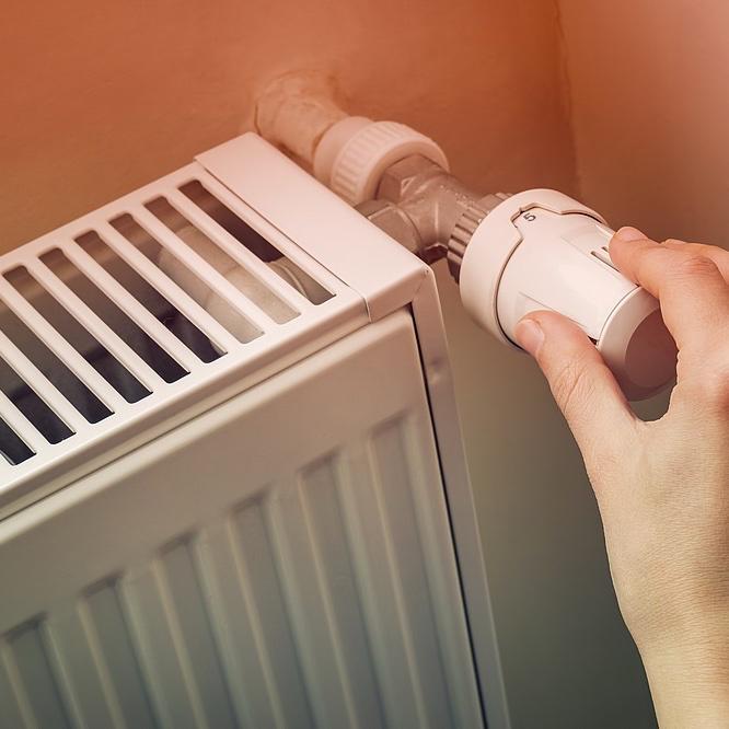 CİMRİ KOCA, KUSURLU BULUNDU
Diyarbakır'da evden çıkarken doğal gazı kapatan ve çocuklarına harçlık göndermeyen cimri baba, boşanma davasında kusurlu bulundu.

• Mahkeme kadına 150 bin TL tazminat ve nafaka ödenmesine karar verdi.