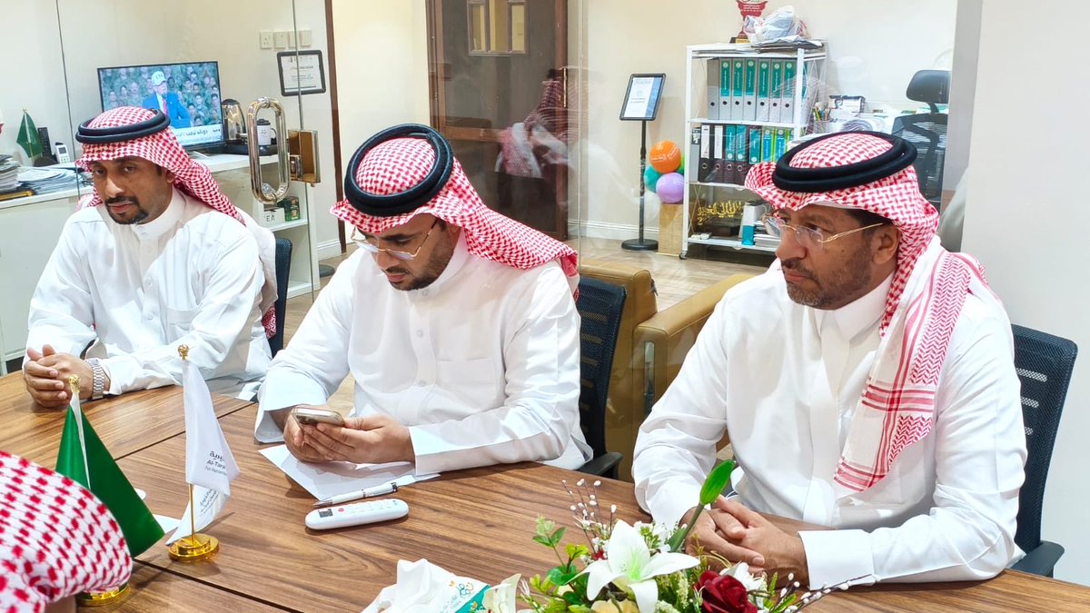 j4tarf's tweet image. ⬜️🟩

عقدت اللجنة الاشرافية لـ 
#برنامج_ود_للأعضاء اجتماعها مساء اليوم الثلاثاء ٢٨ اكتوبر ٢٠٢٥م ،وتم مناقشة عدد من الموضوعات المدرجة في جدول الأعمال و اتخذت القرارات التي تسهم في تعزز أهداف البرنامج وتقديم أفضل الخدمات للمنتسبين من الأعضاء .. 
وتم إطلاق الفئة الرابعة عضوية ( ود…