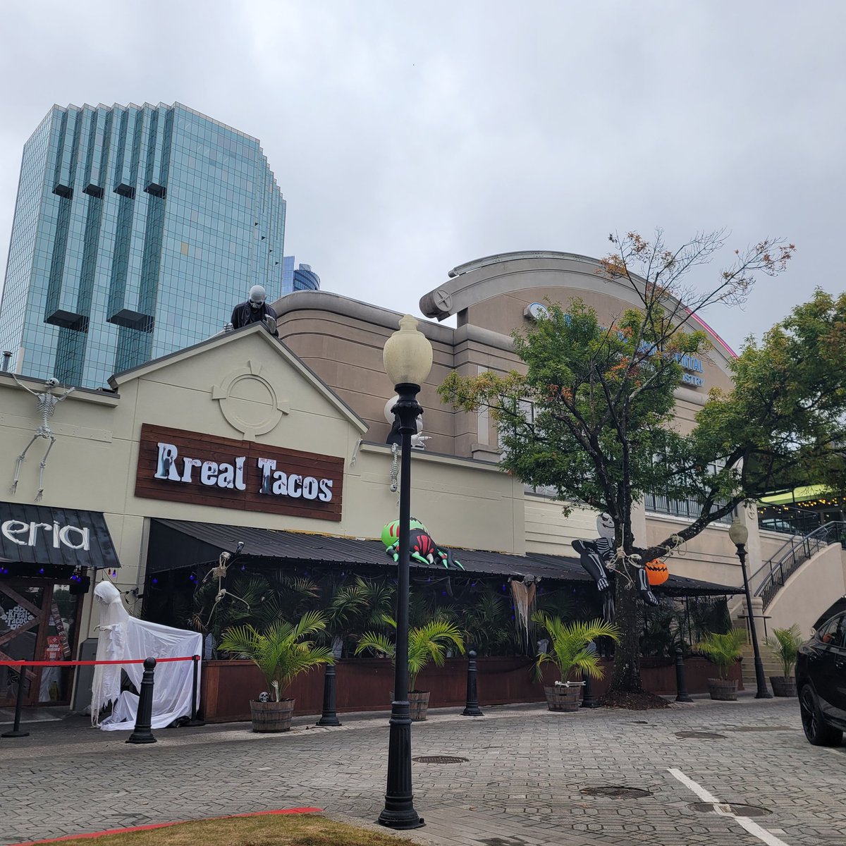 .
Tuesday afternoon in Buckhead
still cloudy and gray
But taco Tuesday is here to  slay
.
don't it
.