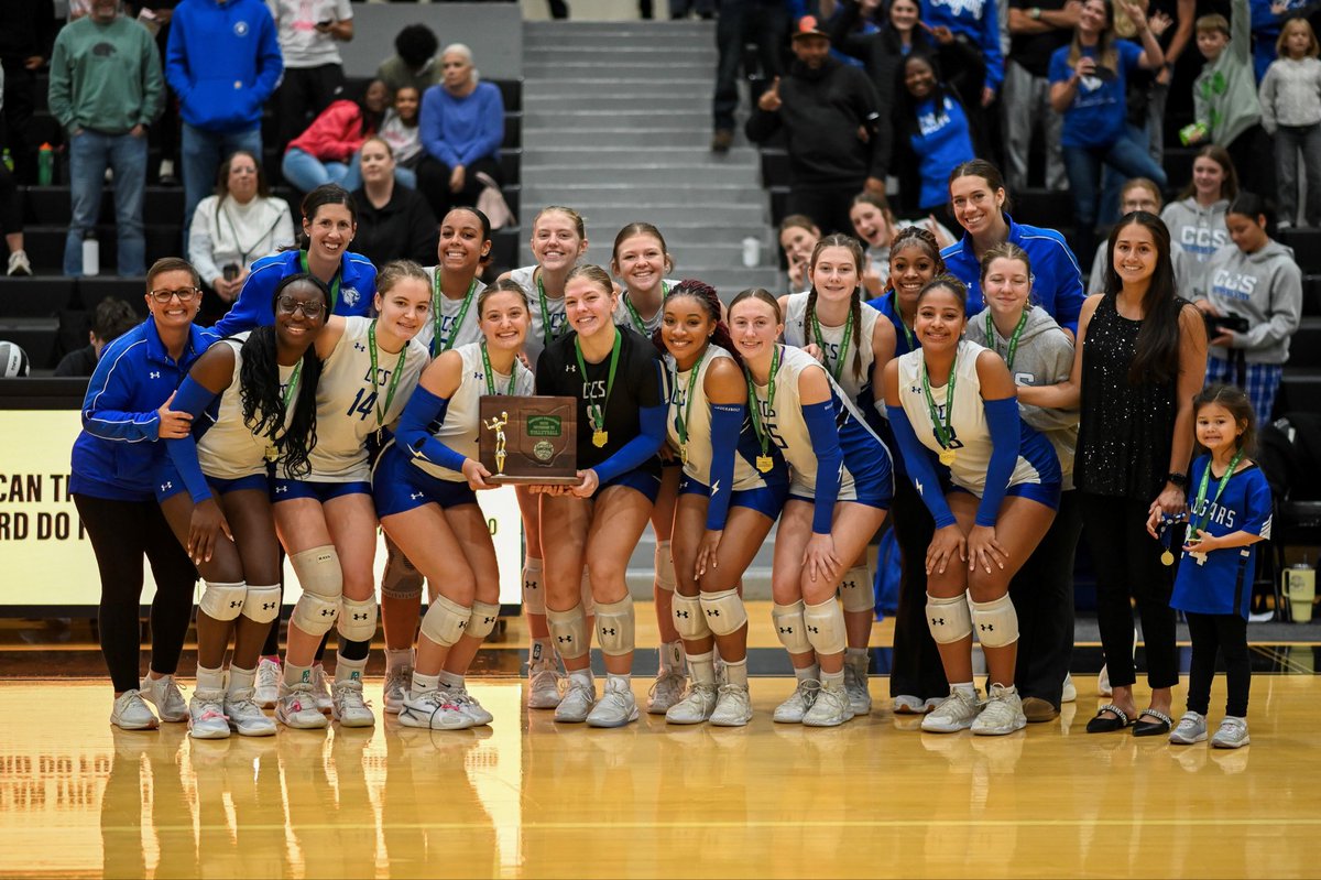 CCS_VB's tweet image. Last week of October MVC AOW goes to.... our whole TEAM! 🏐💪

This week, our team made school history. For the first time ever in CCS volleyball, we took home a District Title! 💪🔥#cincyvb