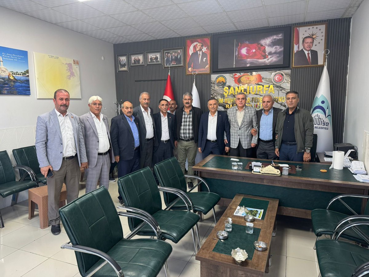 “Aşk ile koşan yorulmaz” düsturuyla, halkımızın gece gündüz demeden sorunlarını çözme gayreti içinde olan muhtarlarımızı ziyaret ettik.

Şanlıurfa Tüm Muhtarlar Federasyonu Başkanlığına seçilen 
Sn.Ümit Hanca,
hedefini daha da büyüterek, Türkiye Muhtarlar Federasyonu Genel Başkan