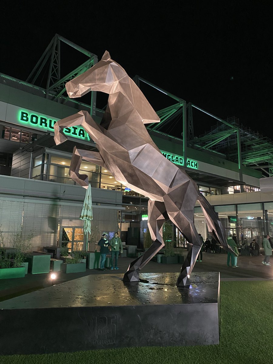 ob sie heute in die nächste runde galoppieren? #BMGKSC