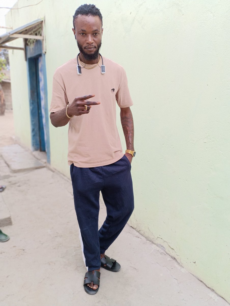 BioPastor's tweet image. Mwana Allah 

Papa soin 

#DoraNkodiaM