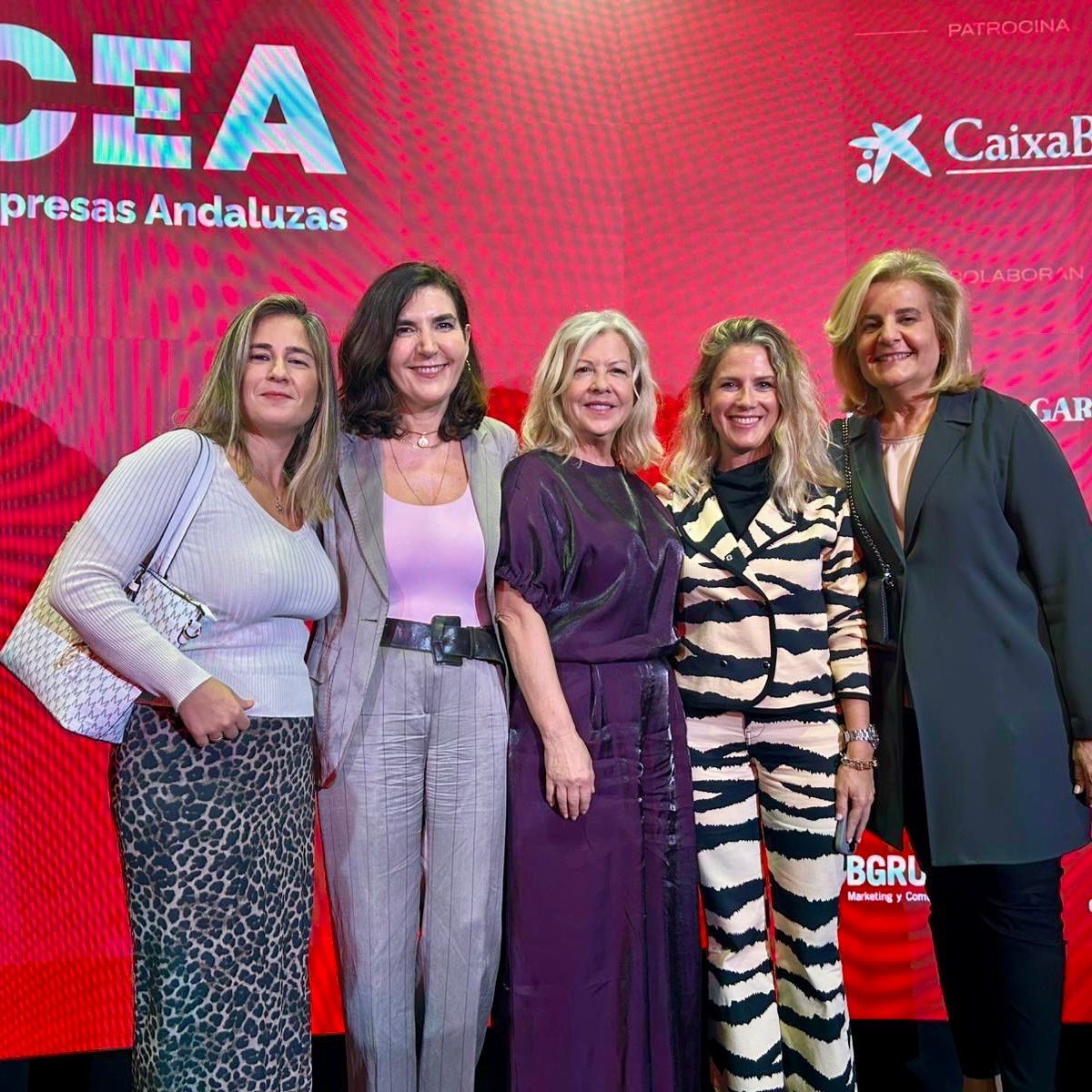 He acompañado a <a href="/Juanma_Moreno/">Juanma Moreno</a> para celebrar junto a la <a href="/CEAes_/">CEA</a> el #IVDíadelaEmpresa. 

Hoy se hablado de gratitud y confianza. 

Las empresas sois las principales artífices del cambio de mentalidad y de un nuevo modelo económico que crea empleo y riqueza en #Andalucía.