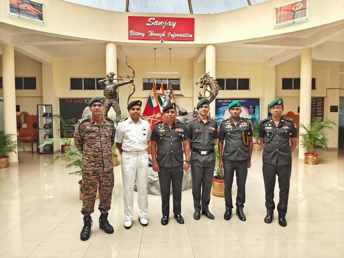 ia_awc's tweet image. International engagement!🇱🇰🇮🇳 Sri Lanka Army War College delegation visits #AWC Mhow as part of bilateral exchange program. Interaction with faculty &amp;amp; student officers for exchange of best practices to further enhance international military cooperation @adgpi ⁦@artrac_ia⁩