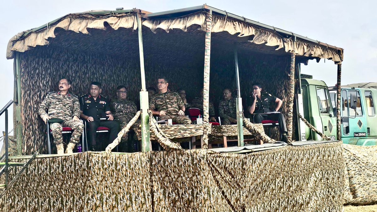 ia_awc's tweet image. International engagement!🇱🇰🇮🇳 Sri Lanka Army War College delegation visits #AWC Mhow as part of bilateral exchange program. Interaction with faculty &amp;amp; student officers for exchange of best practices to further enhance international military cooperation @adgpi ⁦@artrac_ia⁩