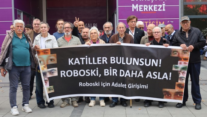 yannisvyaylali's tweet image. Roboskî İçin Adalet Girişimi: Barış için yüzleşme şart

Roboskî İçin Adalet Girişimi kurucusu Tanju Gündüzalp, &quot;Barış için adalet, adalet için hakikat ve yüzleşme, yüzleşme için cesaret gerekir” dedi.

#RoboskiKatliamı

barisicinaktivite.net/roboski-icin-a…