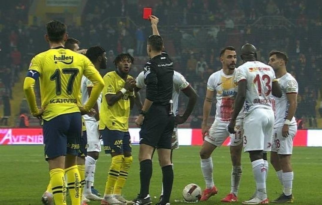 Zorbay KÜÇÜKTÜR, mide bulandırır!

#GençFenerbahçeliler