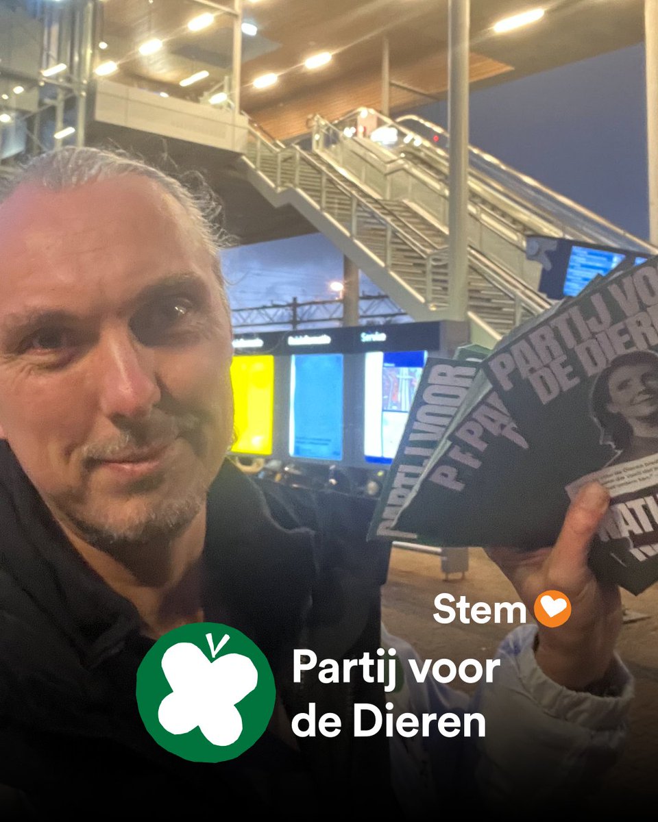 Jaaaa, daar stond #pvddalkmaar weer! Op station #Alkmaar te flyeren. Heb jij ons gezien?💚

#LaatsteLoodjes!💪

Morgen is de dag dat je stemmen mag! Stem voor meer #natuur, een einde aan de #Bio-industrie, geen #gif maar meer #gezondheid. Stem <a href="/PartijvdDieren/">Partij voor de Dieren</a> #natuurlijk! 🦋