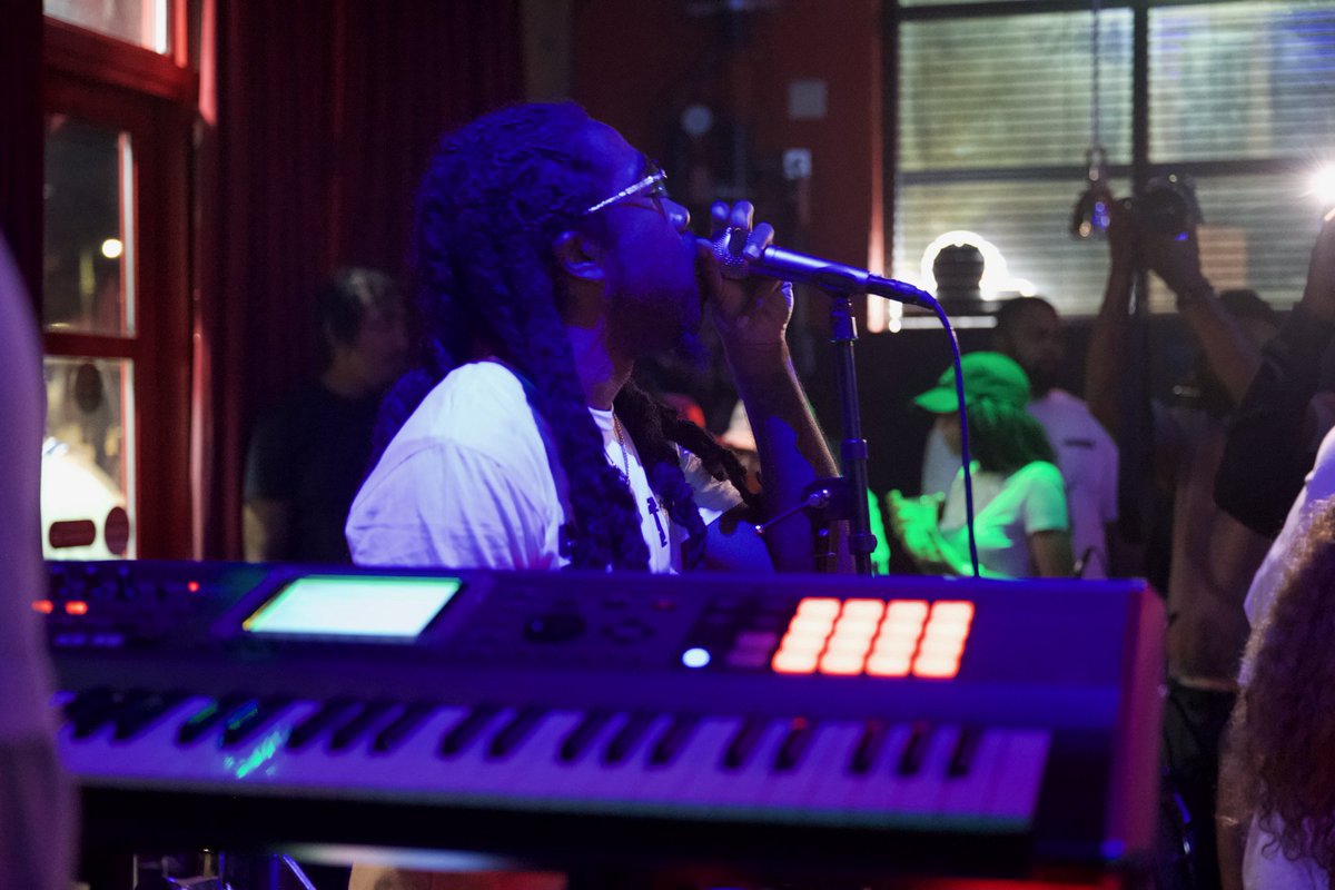 DUSTY_TE's tweet image. Meet me &amp;amp; The Finest Halloween Night @ 2632 Georgia Ave, NW, Wash. DC | Everyone FREE b4 10pm , Cash prize for Best costume #HalloweenMasquerade #TruExpressionz