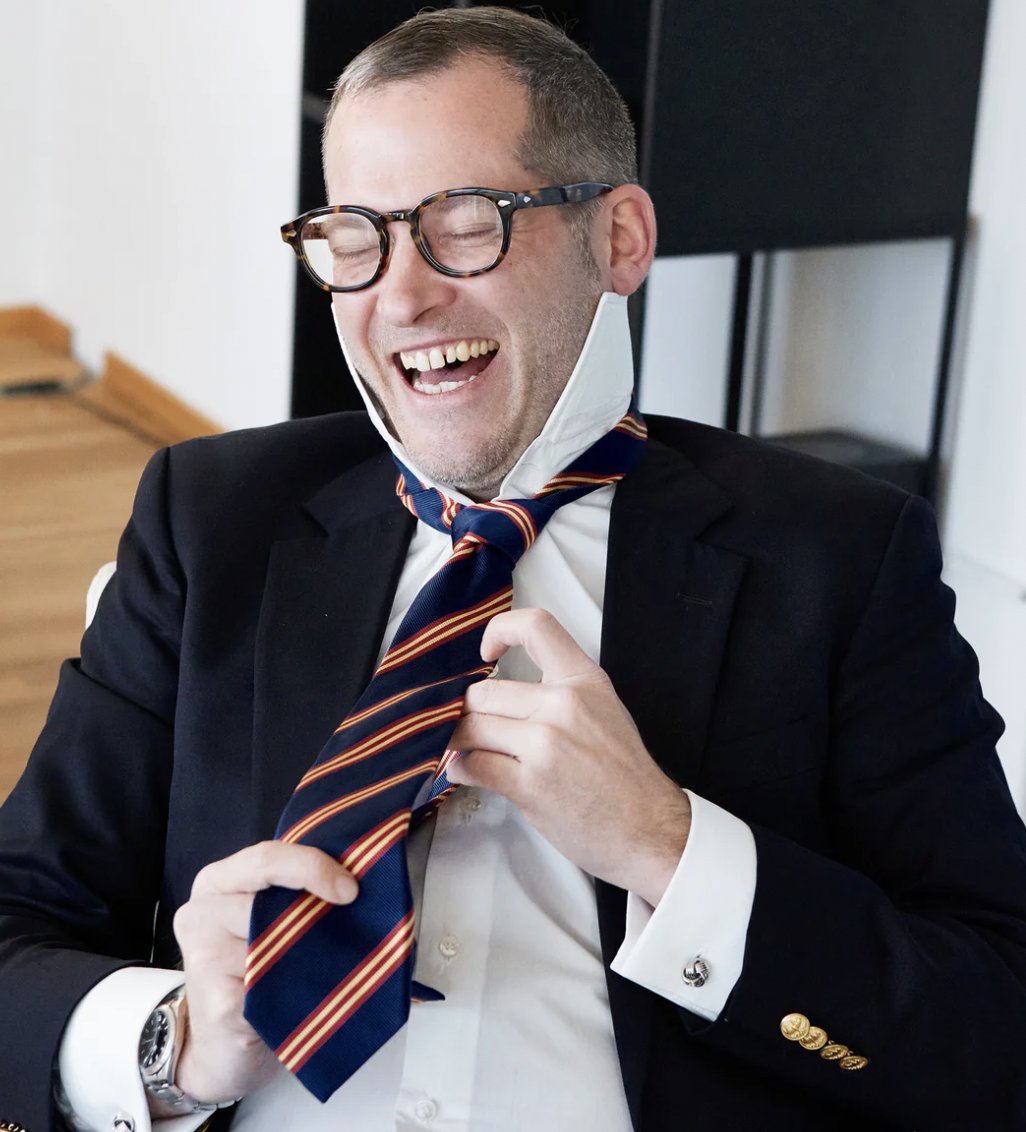 Ich habe gerade die maximale Anzahl an Julian Reichelt Krawatten bestellt, die bei Nius im Shop auf einmal möglich waren. 30 Stück 🤣 Das mache ich als Zeichen der Solidarität mit Julian Reichelt. Im Gegensatz zu Dunja Hayali und Co. die regelmäßig mit Preisen überschüttet