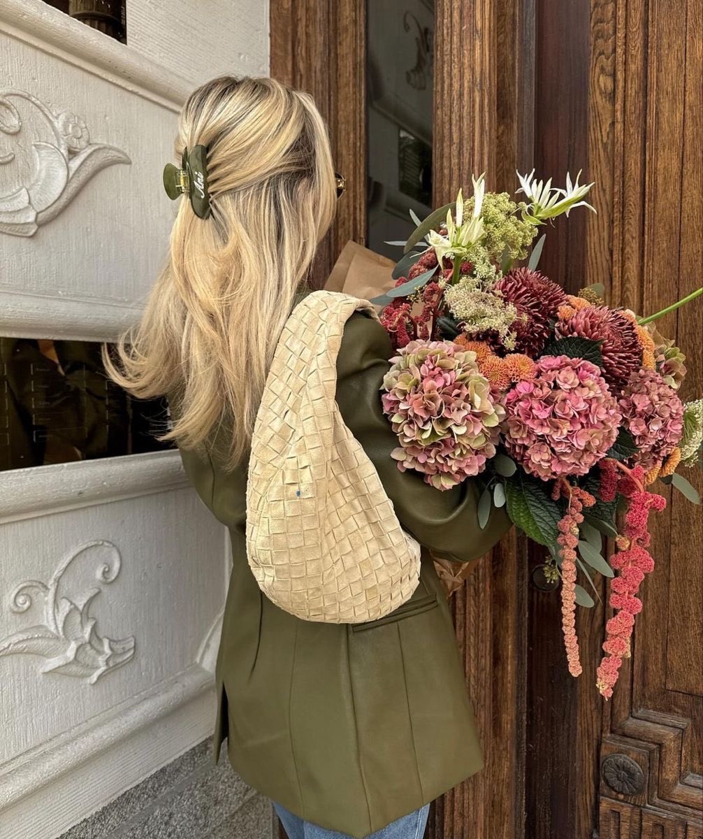 pradavante's tweet photo. fresh flowers >>> https://t.co/YNpad9T8zK