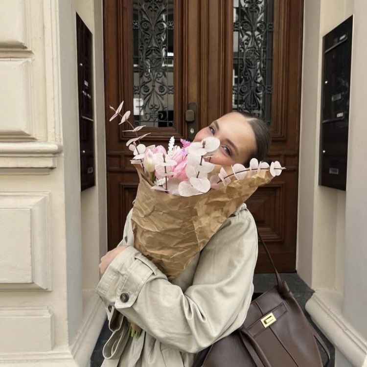 pradavante's tweet photo. fresh flowers >>> https://t.co/YNpad9T8zK
