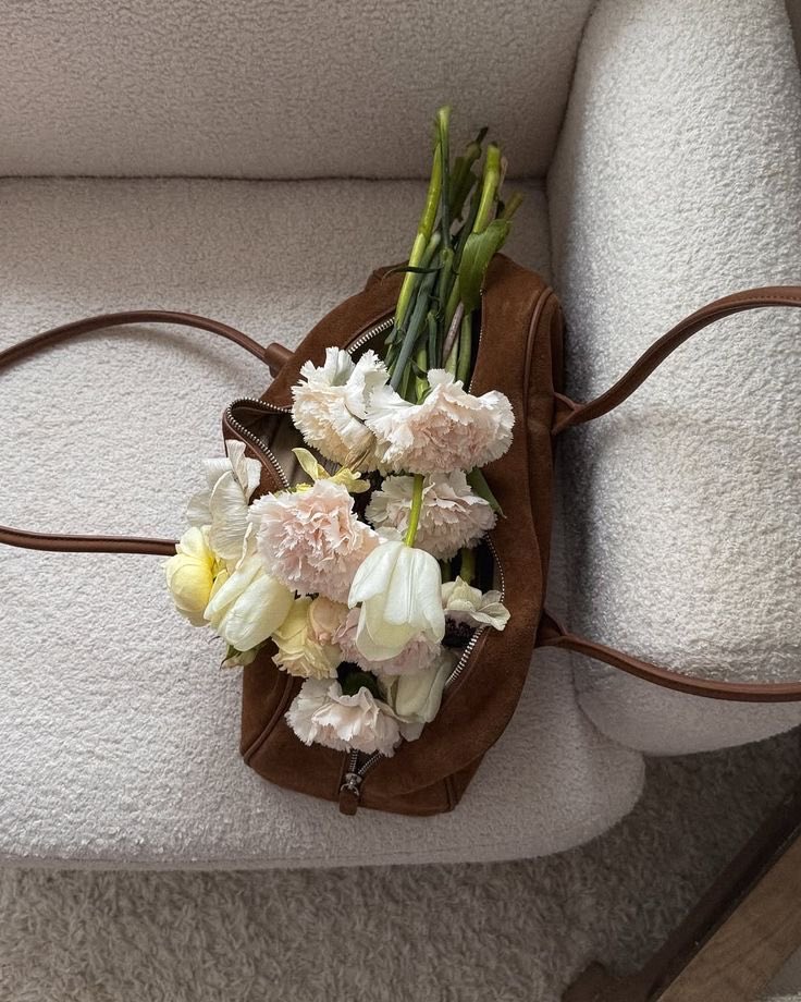 pradavante's tweet photo. fresh flowers >>> https://t.co/YNpad9T8zK