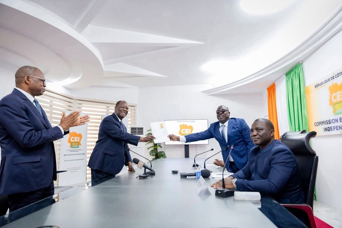 🇨🇮 89,77 % !
Près de 9 Électeurs sur 10 ont choisi de renouveler leur confiance à <a href="/AOuattara_PRCI/">Alassane Ouattara</a> 

Un véritable plébiscite populaire, un message clair de la Nation entière :
➡️ Pour la continuité,
➡️ Pour la stabilité,
➡️ Et pour une Grande Côte d’Ivoire, unie, forte et