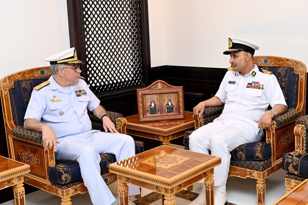 🌊 Two nations. One mission.

🇧🇷🇴🇲Brazil, Oman, and CMF united in a shared commitment to maritime security. ⚓️

Rear Adm. Lancellotti met Omani leaders to strengthen ties, boost coordination, and keep vital sea lanes safe.🤝 

#ReadyTogether #MaritimeSecurity
