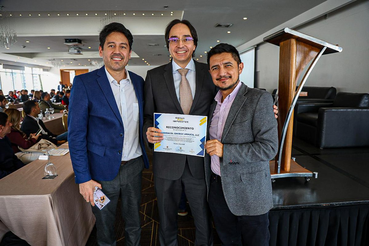 RenovacionCo's tweet photo. Desde la ART, junto al @DNP_Colombia @MinHacienda reconocemos a 40 empresas que con su aporte han llevado obras a los territorios #PDET y #Zomac por más de 15 mil millones de pesos a través del mecanismo #ObrasXImpuestos que durante el #GobiernodelCambio del presidente @petrogustavo se ha fortalecido en una alianza entre Gobierno, empresarios, comunidades, alcaldias y gobernaciones. En 3 años del #GobiernodelCambio se han aprobado más de 200 proyectos por 3 billones de pesos. @Rauldelgado58