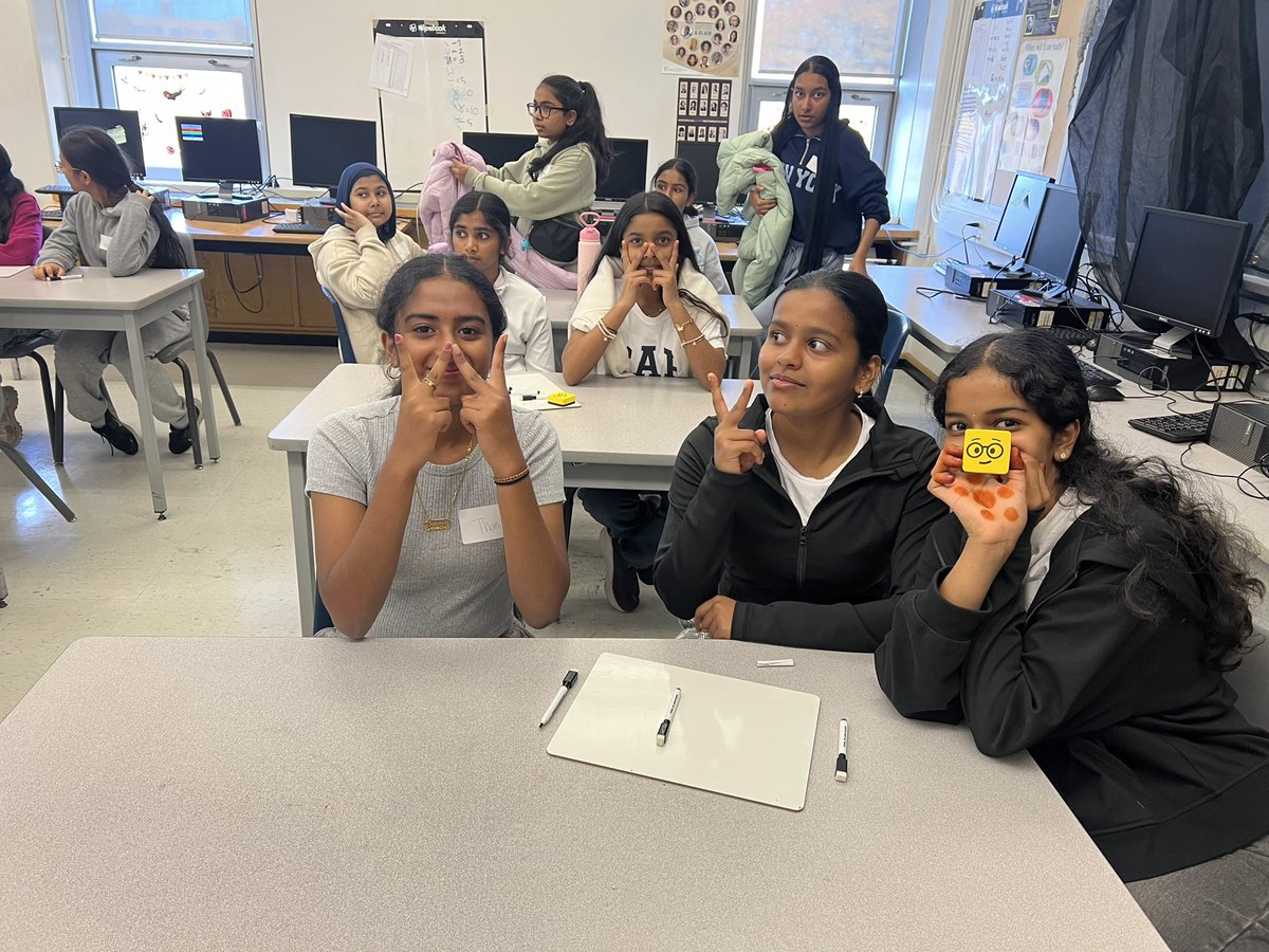 Harrismusic4's tweet image. The gr. 8 students from @TDSB_IonviewPS are @wchurchillci learning about the school and all it has to offer. Cooperative games &amp;amp; period 2 math class with Ms Doerksen. Fractions and cake cutting! @MillerCaise @SaraGogani