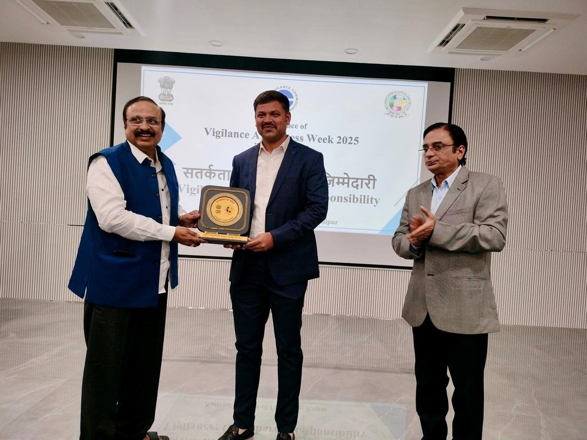 *Integrity Through Innovation: SECL CVO Inspires NIT Raipur Students During VAW 2025*

Shri Himanshu Jain, Chief Vigilance Officer, SECL, participated in the Vigilance Awareness Week 2025 programme at his alma mater, NIT Raipur today.

He shared best practices from SECL and