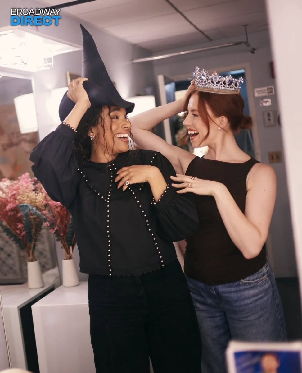 lencia kebede and allie trimm 💚🩷