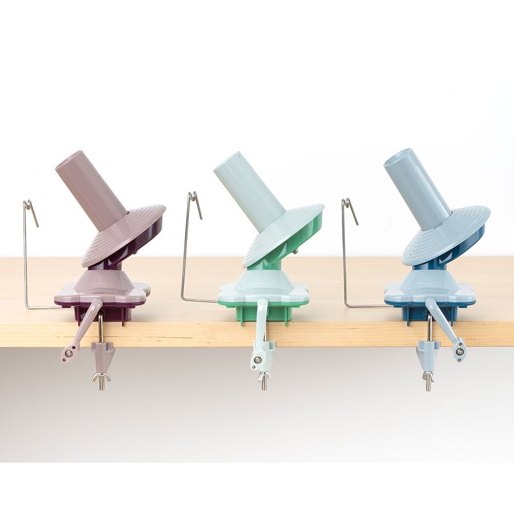 knithacker's tweet photo. Fun news from our friends at @KnitPicks! 

Their popular yarn ball winder just got a major style upgrade - hello new two-tone colorways! 

See all the new colors: 👉 https://t.co/bIFlQjpApC

Get it in blue, yellow, dusty rose, purple, red, or green!

#knitpicks #yarnlove #knitting #affiliate #crochet #yarnaddict #handmade #knittingtwitter