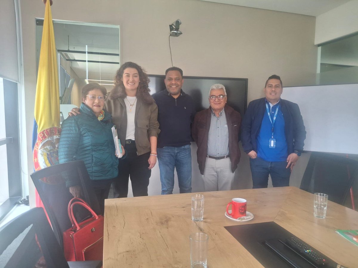 Acoltés sostuvo una reunión clave con el Superintendente de Transporte para exponer casos críticos de sanciones injustas, foto multas irregulares y actuaciones administrativas que están generando inseguridad jurídica en el Transporte Especial. 
 acoltes.org/wp/seccion-cap…