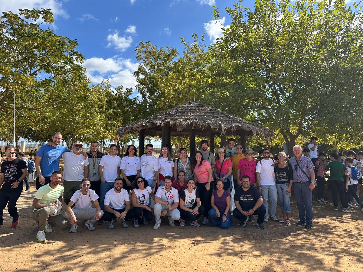 IESLaRibera1's tweet photo. El jueves, 23 de octubre de 2025 disfrutamos de una magnífica y soleada jornada de convivencia en el recinto ganadero “Huerta de la Cañada”, enmarcada dentro del plan de acogida para este curso escolar. (Parte 1/3) https://t.co/gv2AHoliNP