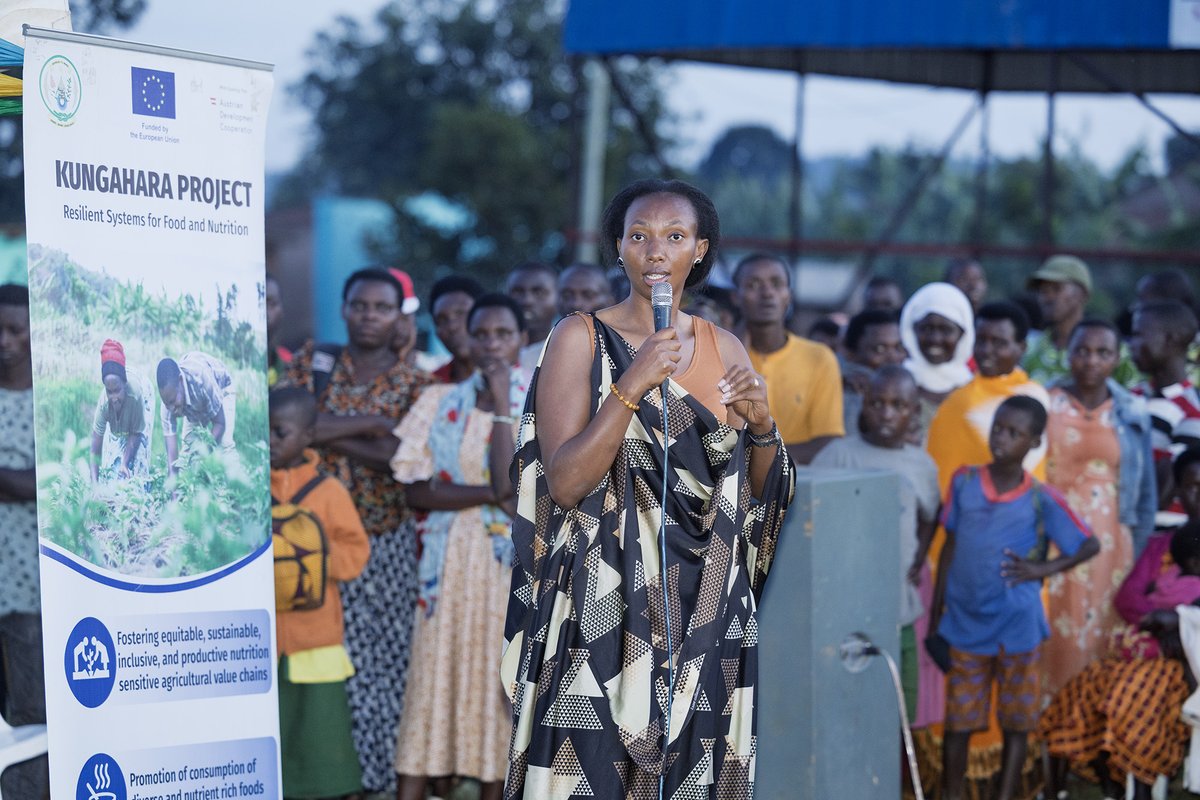 careinrwanda's tweet image. 💪 The Vice Mayor, @parfaiteuwera praised the Kungahara project for aligning with Rwanda’s #NST2 goals with the support of @EUinRW and Austrian Devpt Agency via @careAustria🌱 #RwandaDevelopment #KungaharaProject