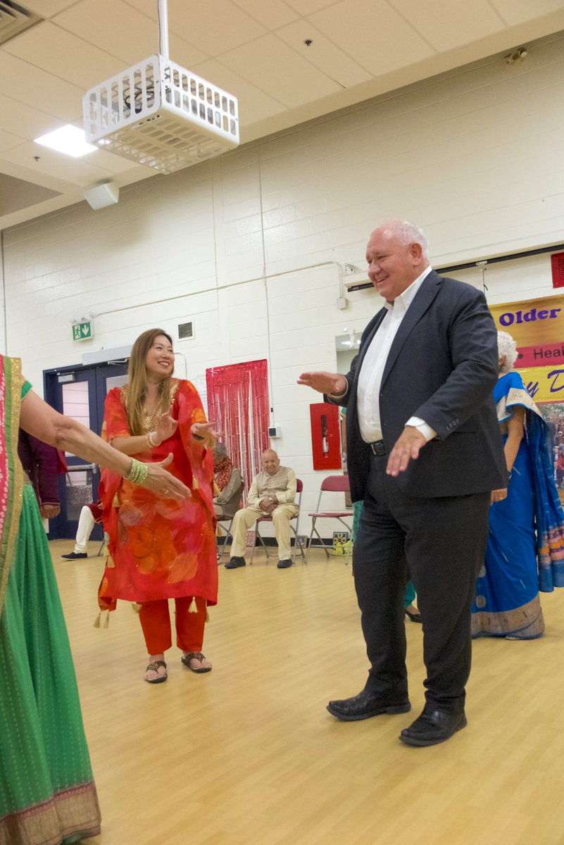 frankscarpitti's tweet image. Had a wonderful time joining the Armadale Older Adults Club for their Diwali celebration! Grateful for the chance to celebrate the Festival of Lights with such a vibrant community and to share in its rich traditions and spirit. 🪔

#Diwali2025 #FestivalOfLights