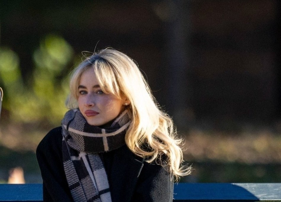 PrfctMrs4's tweet image. How can she casually look like this?😭