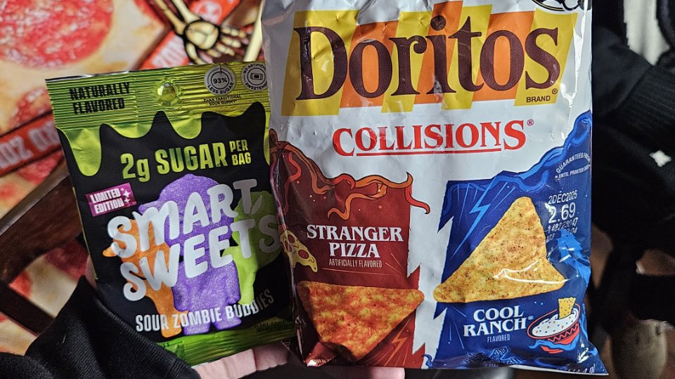HalloWEen Shorts - Doritos Stranger Things Collisions &amp; Smart Sweets Sour Zombie Buddies

youtube.com/watch?v=dezrnW…